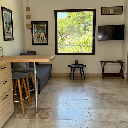 Homestay Bormes Exterior photo
